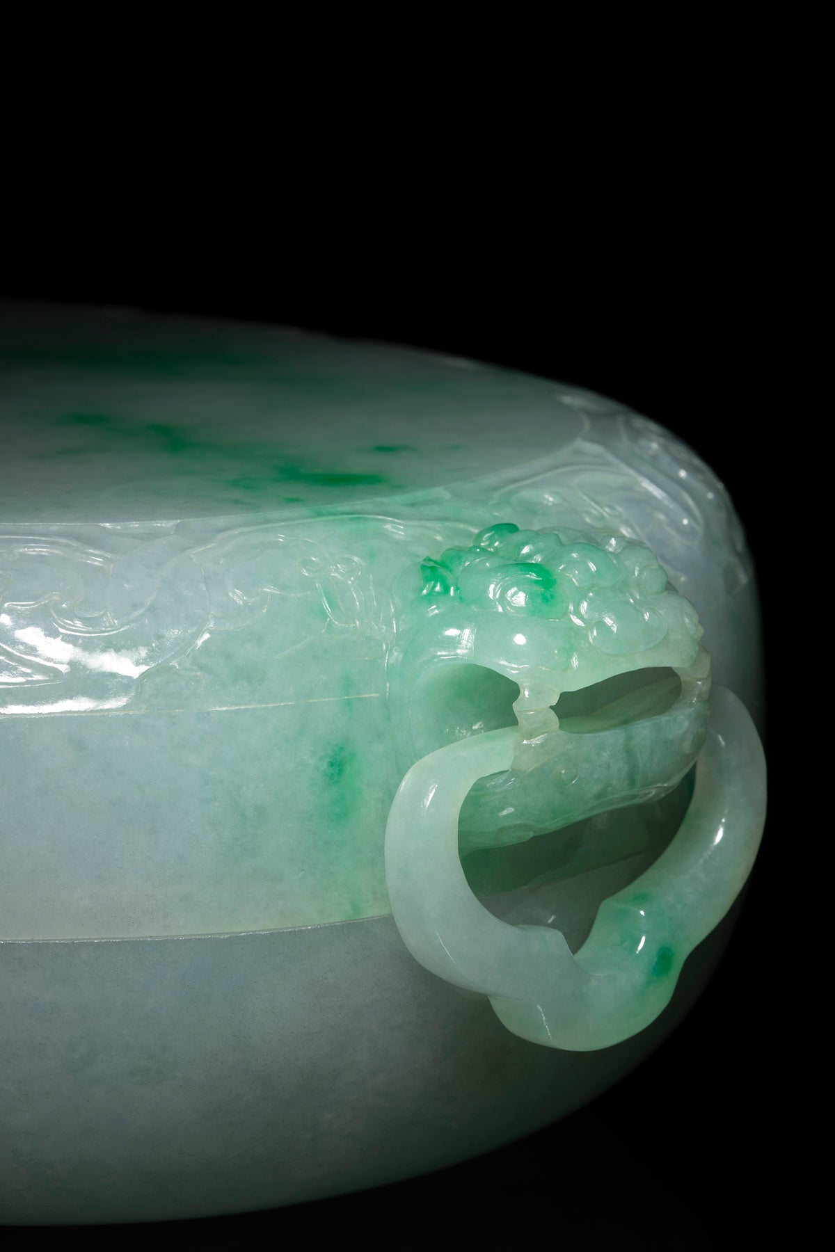 Lion Holding Ring Jade Box