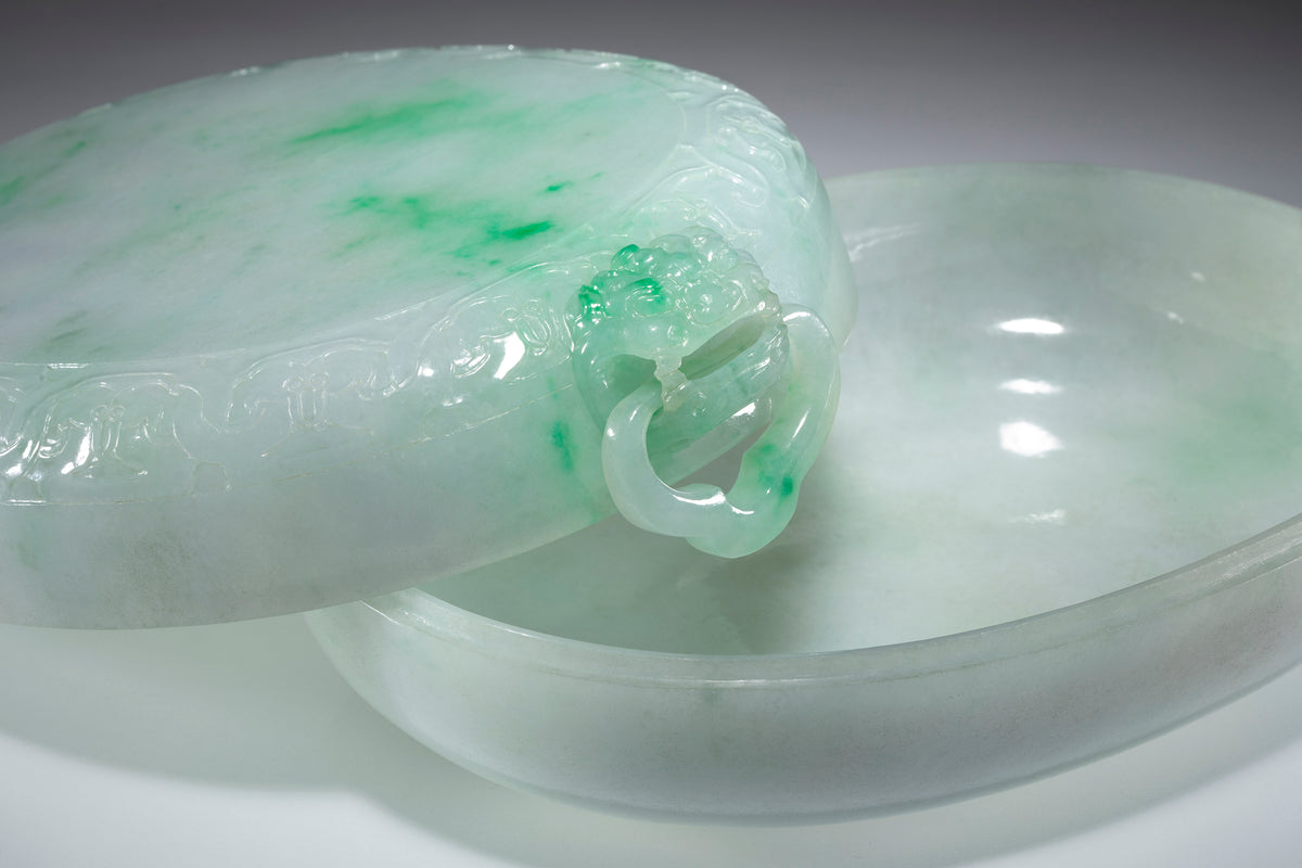 Lion Holding Ring Jade Box